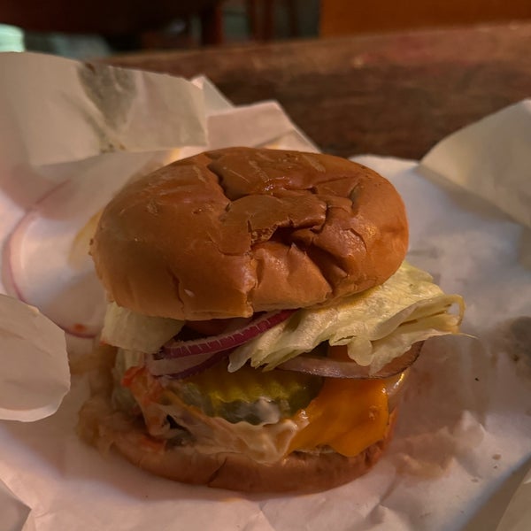 Foto diambil di Burger Joint oleh のぞみ pada 11/12/2023