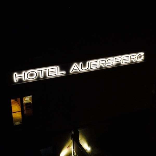 Снимок сделан в Hotel &amp; Villa Auersperg Salzburg пользователем Roman C. 11/16/2014