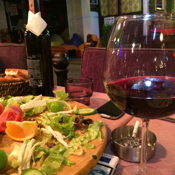 5/19/2015 tarihinde Nurcan D.ziyaretçi tarafından Sır Evi Restaurant'de çekilen fotoğraf