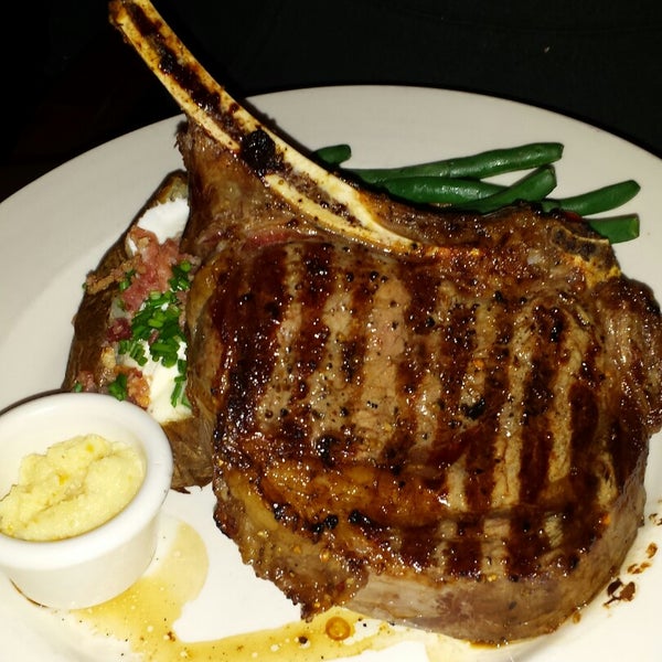 Photo taken at The Keg Steakhouse + Bar - Coquitlam by Tararizor22 on 10/30/2014