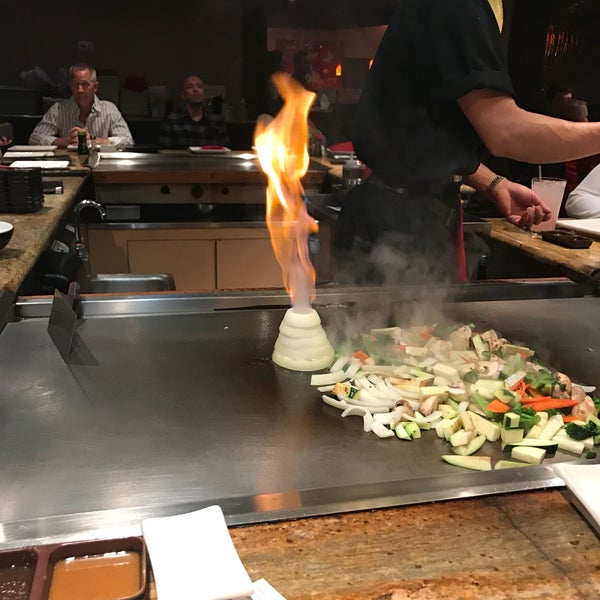 Foto diambil di Ohjah Japanese Steakhouse Sushi &amp; Hibachi oleh Joshua J. pada 2/27/2017