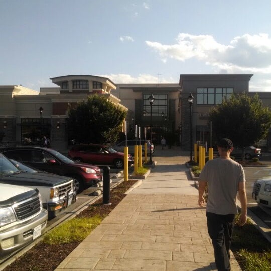 Foto scattata a Valley View Mall da Phil W. il 5/18/2014