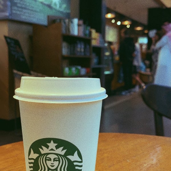 Foto scattata a Starbucks da RE🦋 il 12/27/2022