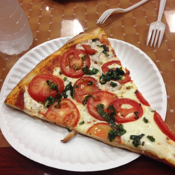Photo taken at Georgio&#39;s Pizzeria by Abigail W. on 6/27/2014