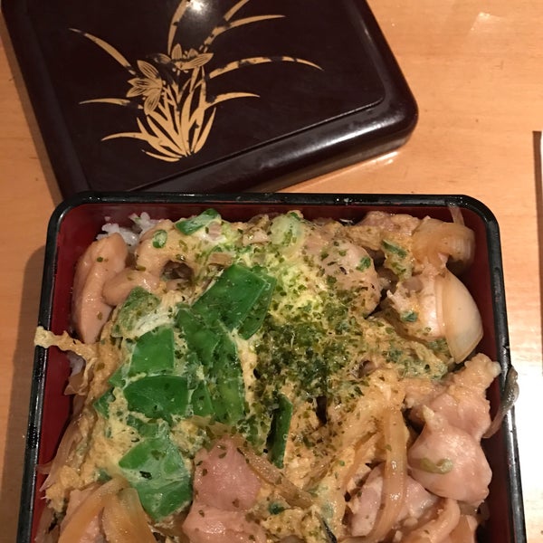 Снимок сделан в Ariyoshi Japanese Restaurant пользователем Derek T. K. 3/22/2017