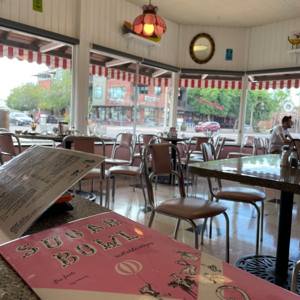 Photo taken at Sugar Bowl Ice Cream Parlor Restaurant by . on 8/9/2021
