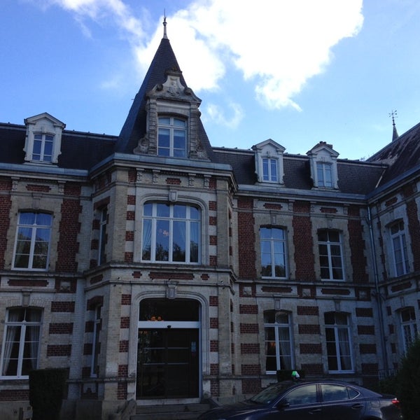 รูปภาพถ่ายที่ Najeti Hôtel Château Tilques โดย Ian T. เมื่อ 10/23/2013