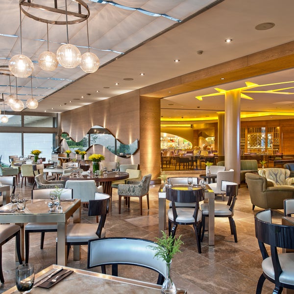 9/11/2013 tarihinde Veranda Restaurant &amp; Lounge InterContinental Istanbulziyaretçi tarafından Veranda Restaurant &amp; Lounge InterContinental Istanbul'de çekilen fotoğraf