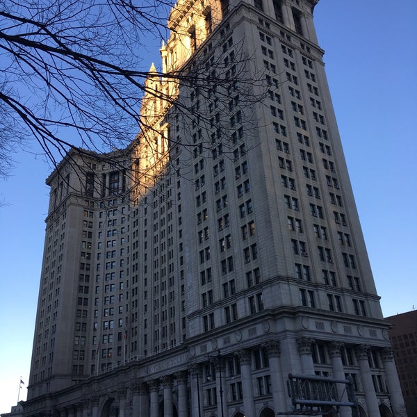 รูปภาพถ่ายที่ Manhattan Municipal Building โดย Frank M. เมื่อ 2/5/2018