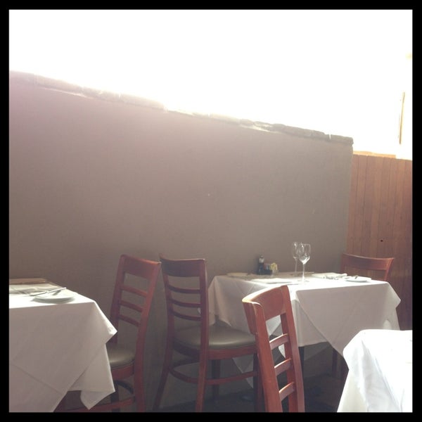 Photo taken at Joe&#39;s Restaurant by Billy U. on 2/2/2013