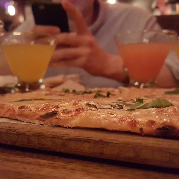 2 for 1 martinis and great pizza