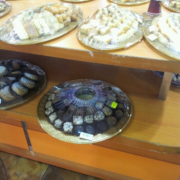 معرض تقسيم فرعي لقد فقدت طريقي  Photos at Sanabel Al Salam Sweets | حلويات سنابل السلام - Dessert Shop in  العزيزية