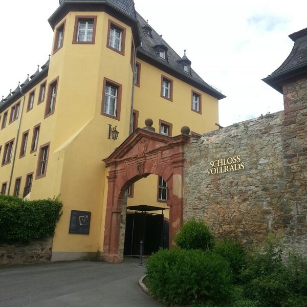 6/25/2013 tarihinde Regina v.ziyaretçi tarafından Schloss Vollrads'de çekilen fotoğraf