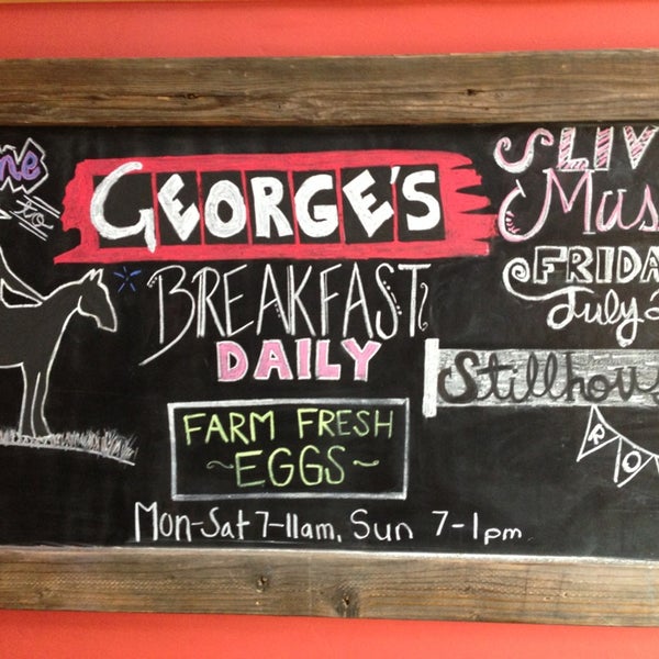Foto scattata a George&#39;s Corner Restaurant da Ben B. il 7/28/2013