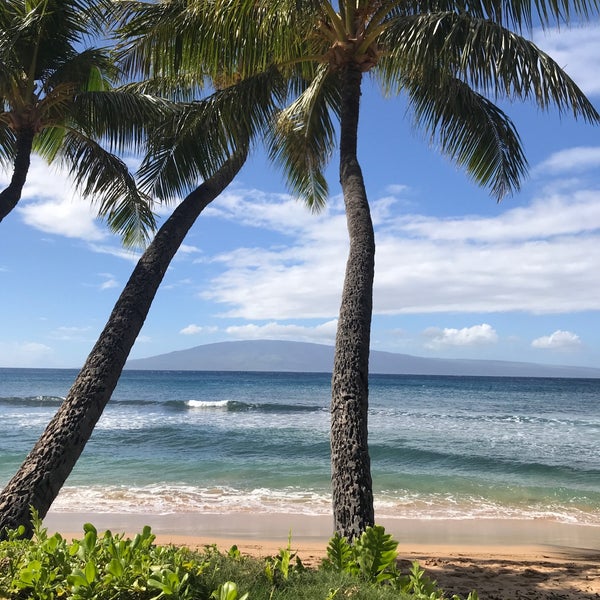 Photo taken at Marriott&#39;s Maui Ocean Club  - Lahaina &amp; Napili Towers by Danielle on 11/15/2017