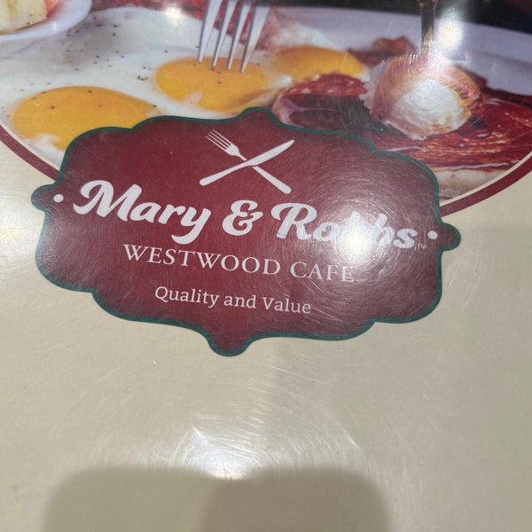 Foto diambil di Mary and Robb&#39;s Westwood Cafe oleh Paul S. pada 10/8/2023