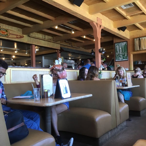 รูปภาพถ่ายที่ Buster&#39;s Beachhouse Grill &amp; Longboard Bar โดย Randy S. เมื่อ 6/28/2016