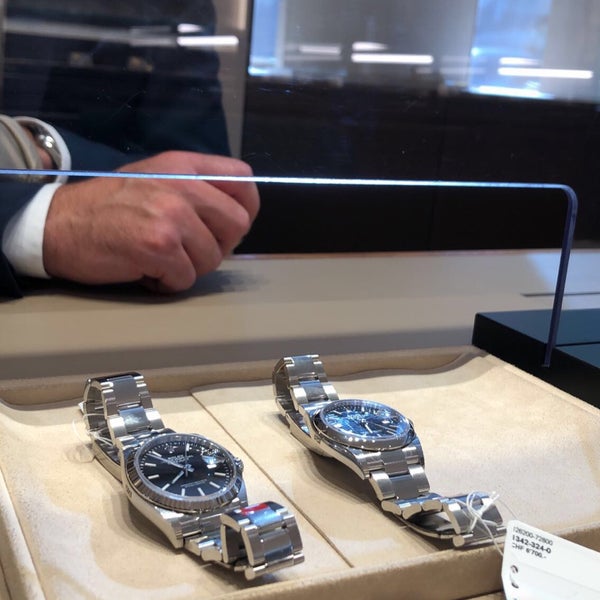 Photos at Rolex - 167 visitors
