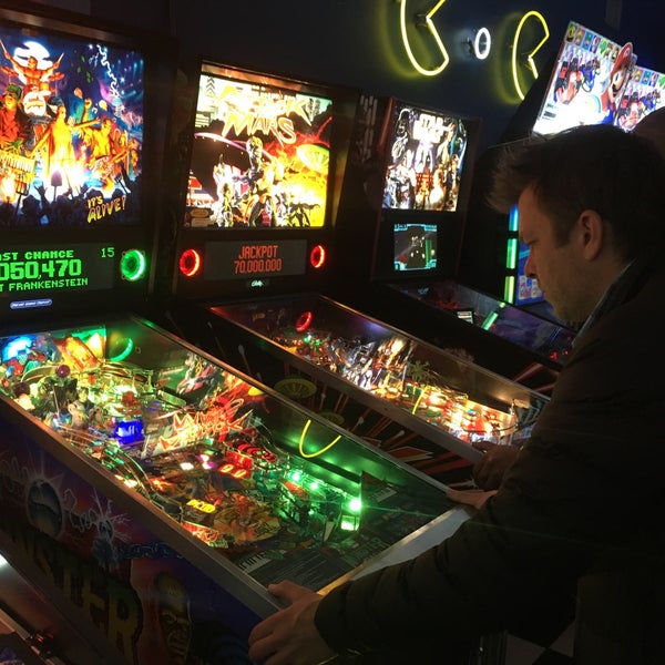 3/2/2019 tarihinde Eddie C.ziyaretçi tarafından Joystix Classic Games &amp; Pinballs'de çekilen fotoğraf
