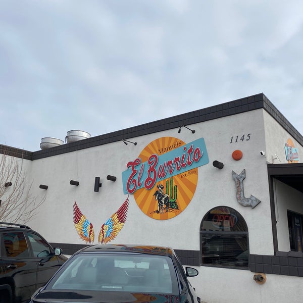 Foto diambil di Manuel&#39;s El Burrito Restaurant and Cantina oleh Kyle A. pada 1/20/2022