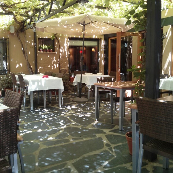 รูปภาพถ่ายที่ Restaurante A fuego lento โดย José Luis P. เมื่อ 7/31/2013