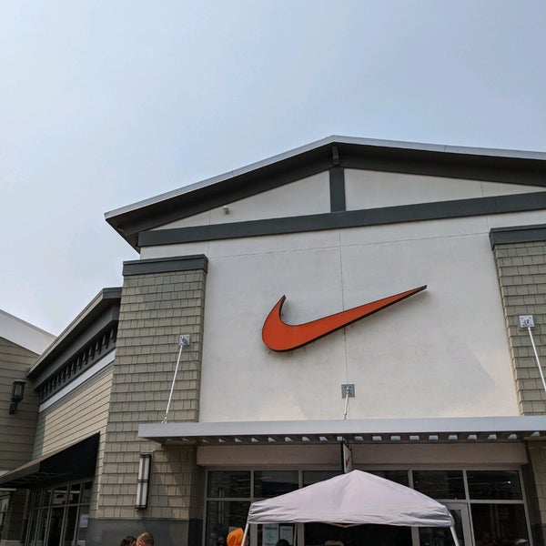 nike store straiton