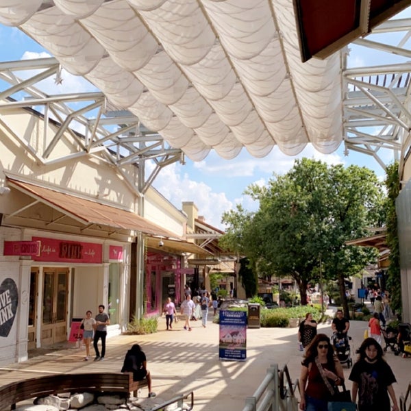 Exploring The Shops At LA CANTERA In San Antonio 