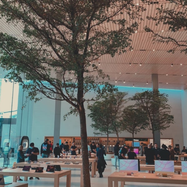 New Apple Dadeland location now open in Miami