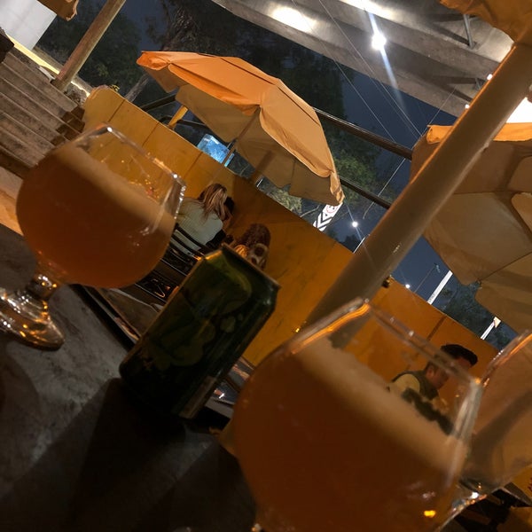 Foto tirada no(a) Krox Cerveza Artesanal por Shokolatito I. em 2/27/2021
