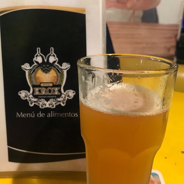 รูปภาพถ่ายที่ Krox Cerveza Artesanal โดย Shokolatito I. เมื่อ 9/14/2019
