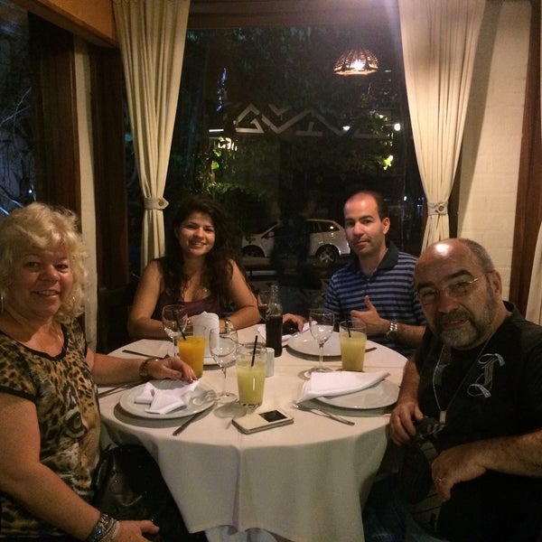 Снимок сделан в Restaurant La Rueda 1975 пользователем Priscila M. 8/5/2015