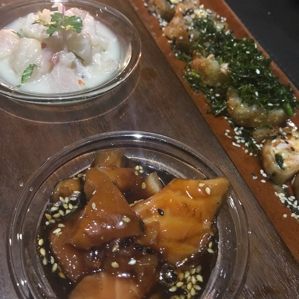 Photo prise au Nikkei Sushi Ceviche Bar par Lílian U. le9/14/2017
