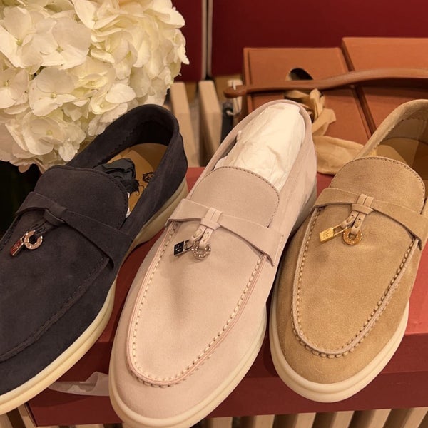 Loro piana логотип вектор. Loro piana в дубае. Loro piana на ноге. Loro piana в дубае. Loro piana dubai mall closed.