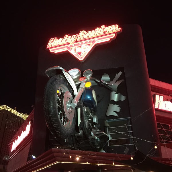 Das Foto wurde bei Harley-Davidson Cafe von Philippe H. am 11/2/2015 aufgenommen