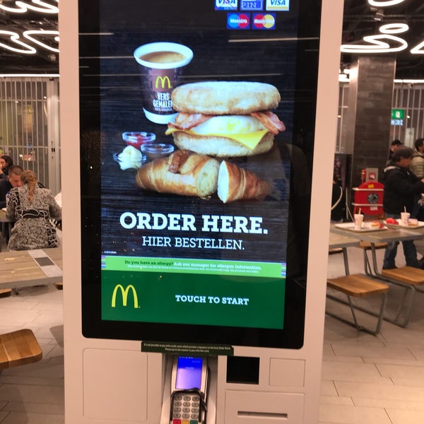 Photo taken at McDonald&#39;s by Robert D. on 11/16/2017