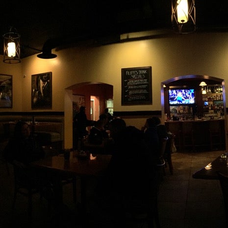 5/16/2015にRiley C.がFilippi&#39;s Pizza Restaurant and Barで撮った写真