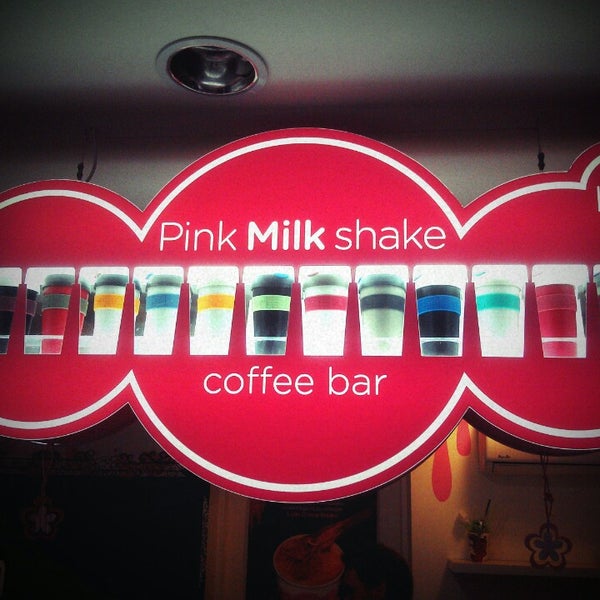 Photo taken at Pink Milk Shake by Vytautas J. on 4/23/2013