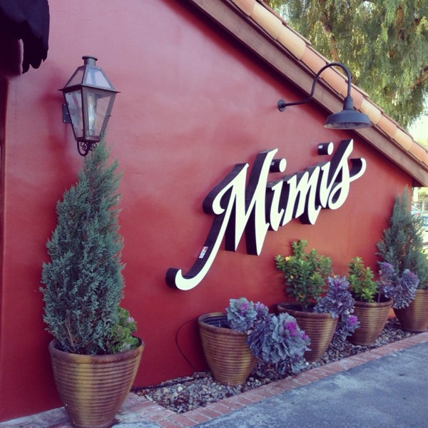 Photo taken at Mimi&#39;s Cafe by Mario R. on 10/14/2013