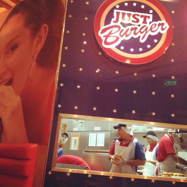 Foto tomada en Just Burger  por A.N el 8/29/2013