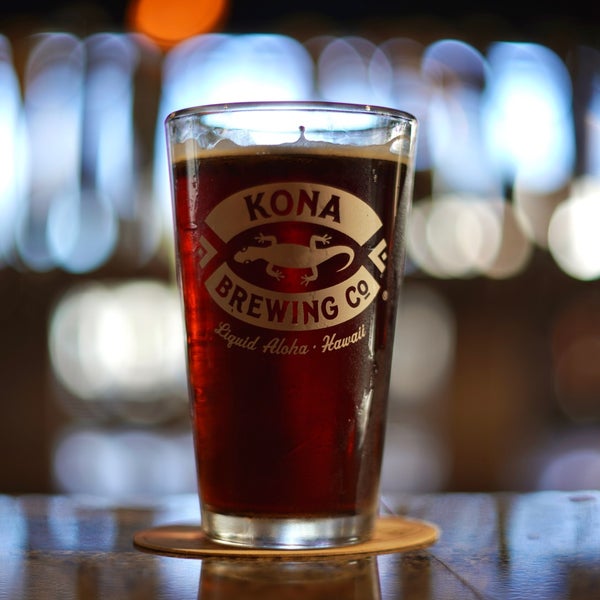 Photo taken at Kona Brewing Co. by Nick G. on 9/2/2022