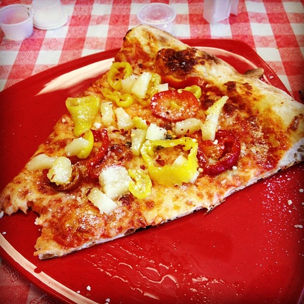 Photos at Old School Pizzeria 32 tips from 291 visitors