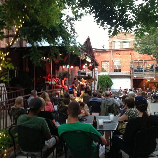 Foto tomada en The Brickyard  por Jason R. el 6/10/2013