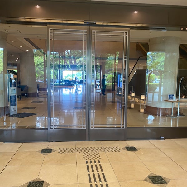 รูปภาพถ่ายที่ Hilton Odawara Resort &amp; Spa โดย shee ロ. เมื่อ 5/7/2022