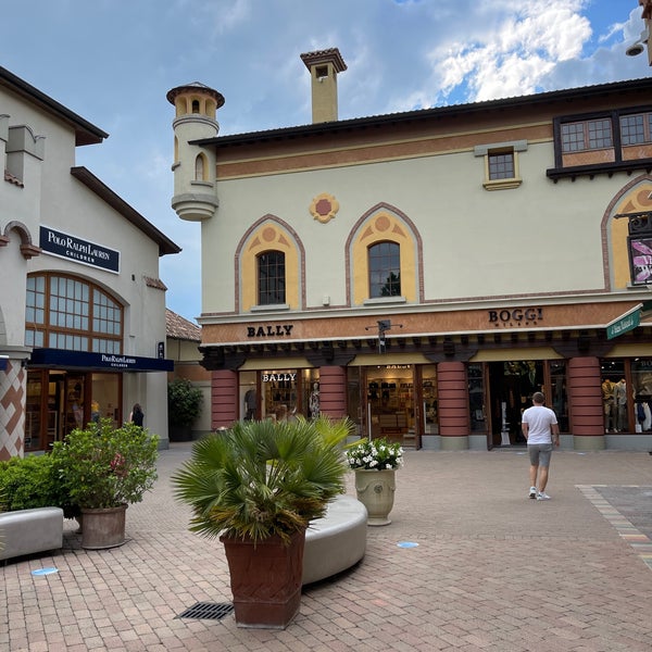 Photos At Desigual Outlet Fidenza Village Clothing Store