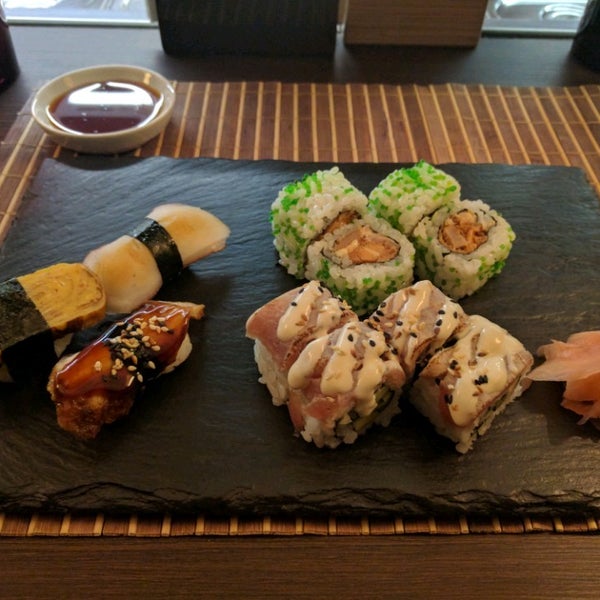 Photo taken at Fine Sushi Bar by Miloš on 12/7/2016