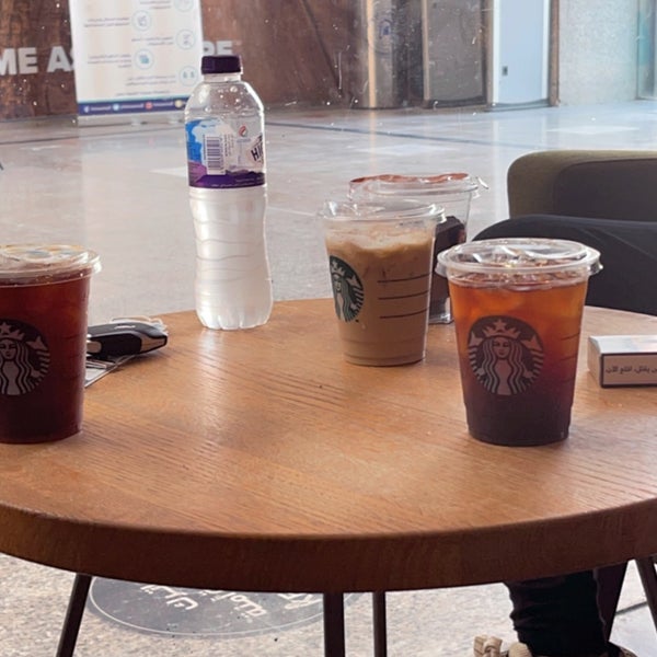 Photo taken at Starbucks by مُهند .. on 10/29/2021