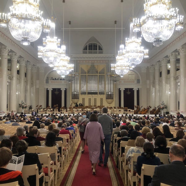 12/18/2021에 Sergei B.님이 Grand Hall of St Petersburg Philharmonia에서 찍은 사진