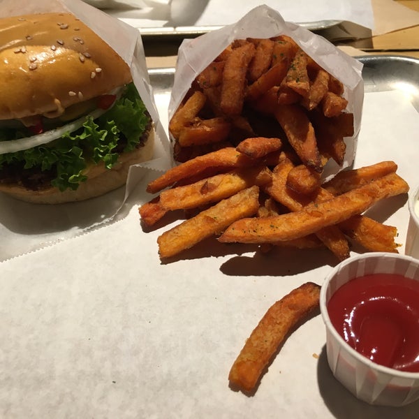 Foto tirada no(a) Jamy&#39;s Burger por El Mero Mero em 11/3/2015