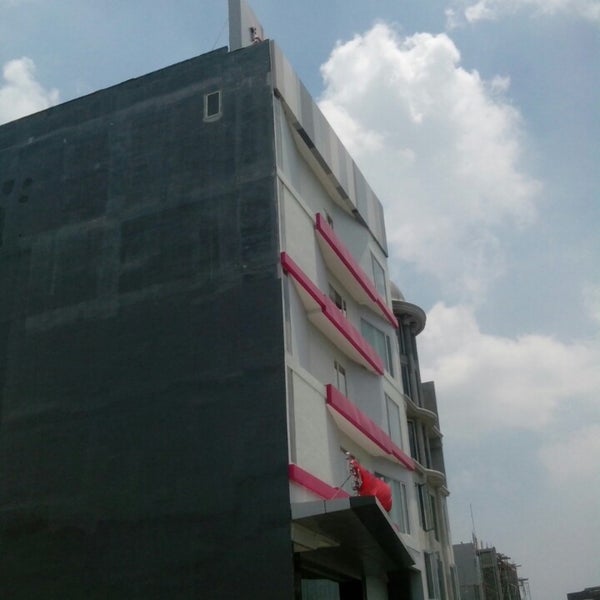 รูปภาพถ่ายที่ favehotel Graha Agung Surabaya โดย Erwin T. เมื่อ 3/6/2014