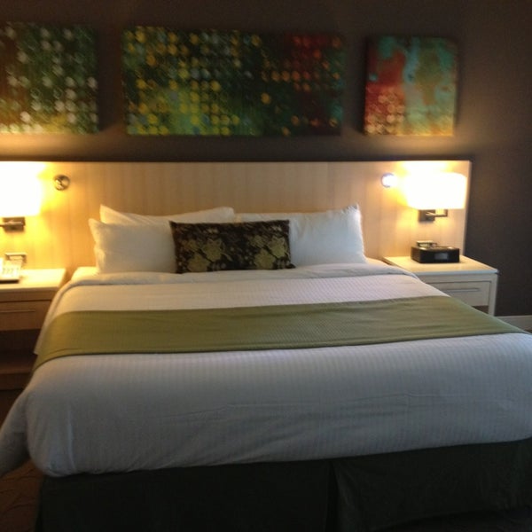 Foto diambil di Delta Hotels by Marriott Montreal oleh Rosani R. pada 6/7/2013